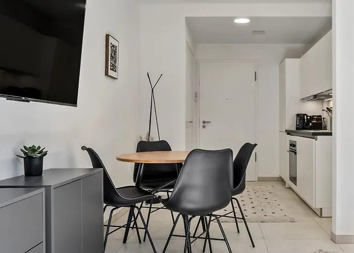 Daire Classy Next To Belval Shopping Plaza *